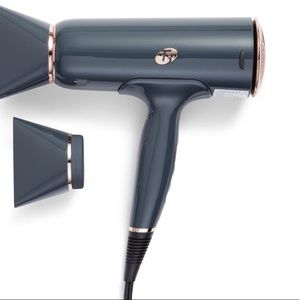 T3 Cura hair dryer